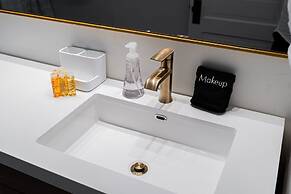 Beautiful Home Located In Historic Norcross