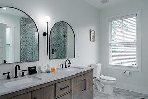 Beautiful Home Located In Historic Norcross