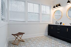 Beautiful Home Located In Historic Norcross