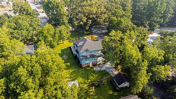 Beautiful Home Located In Historic Norcross