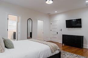 Beautiful Home Located In Historic Norcross