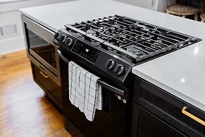 Beautiful Home Located In Historic Norcross