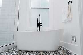 Beautiful Home Located In Historic Norcross