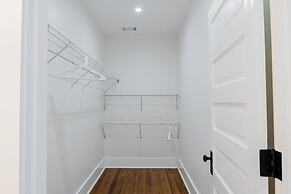 Beautiful Home Located In Historic Norcross