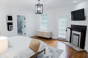 Beautiful Home Located In Historic Norcross