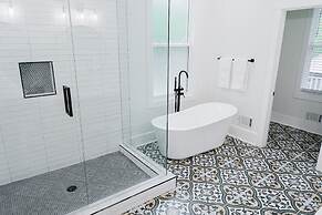 Beautiful Home Located In Historic Norcross