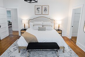 Beautiful Home Located In Historic Norcross