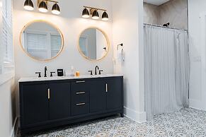 Beautiful Home Located In Historic Norcross