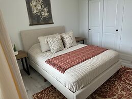 Handsboro Pointe Condo & Suites