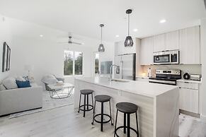 Handsboro Pointe Condo & Suites