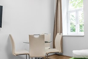 Relaxing 2BR shared Apt. U3 Enkplatz