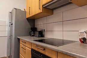 Relaxing 2BR shared Apt. U3 Enkplatz