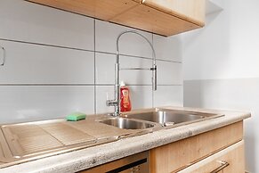 Relaxing 2BR shared Apt. U3 Enkplatz