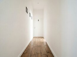 Close to City Center - Affordable Private Rooms with TV