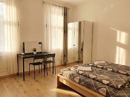 Close to City Center - Affordable Private Rooms with TV