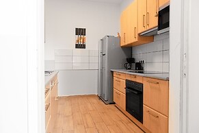 Relaxing 2BR shared Apt. U3 Enkplatz