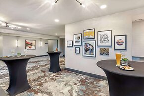 Cambria Hotel Denver Downtown RiNo