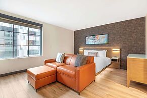 Cambria Hotel Denver Downtown RiNo