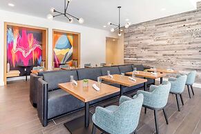 Cambria Hotel Denver Downtown RiNo