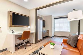 Cambria Hotel Denver Downtown RiNo