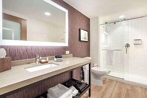 Cambria Hotel Denver Downtown RiNo