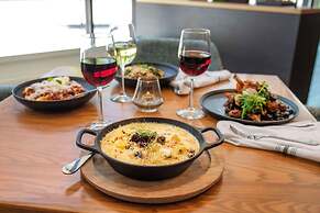 Cambria Hotel Denver Downtown RiNo