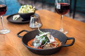 Cambria Hotel Denver Downtown RiNo