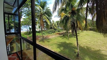 Hotel Pura Natura Beachfront Tortuguero