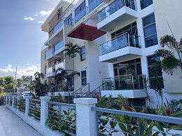 Elegant 1BR Apt with Pool