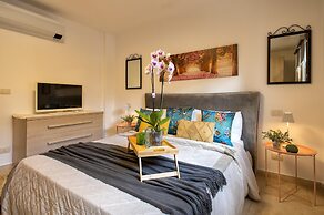 Sardinia Re - Fioretta Home Garden Side