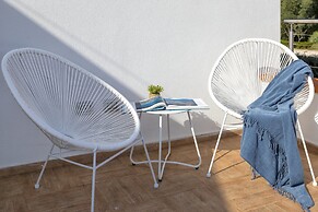 Sardinia Re - Fioretta Home Garden Side