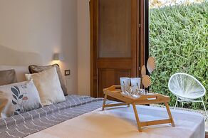 Sardinia Re - Fioretta Home Garden Side