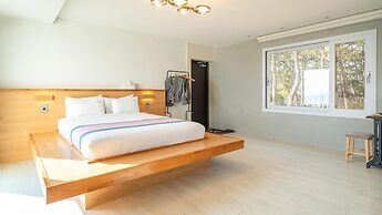 Gyeongju Luna Piena Poolvilla