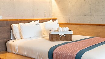 Gyeongju Luna Piena Poolvilla