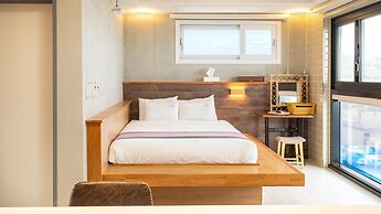 Gyeongju Luna Piena Poolvilla