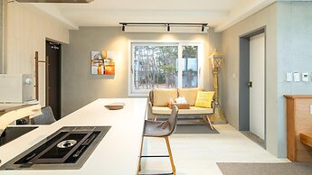 Gyeongju Luna Piena Poolvilla