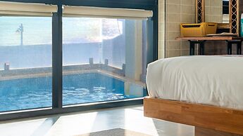 Gyeongju Luna Piena Poolvilla