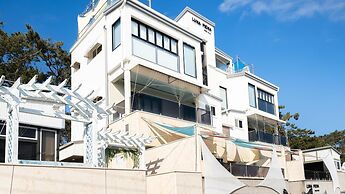 Gyeongju Luna Piena Poolvilla