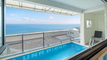 Gyeongju Luna Piena Poolvilla