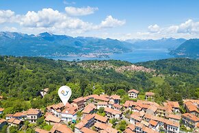 Ortensia Blu Lake And Relax