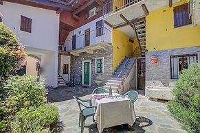 Ortensia Blu Lake And Relax