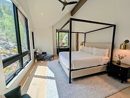 Wolf Rock Home 82