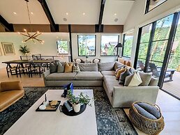Wolf Rock Home 82