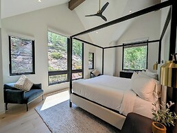 Wolf Rock Home 82