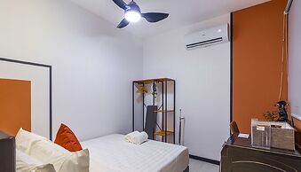 Neu Suites Residence, Embassy Row