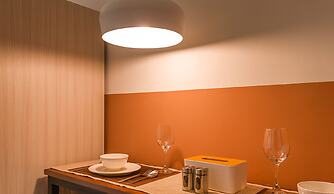 Neu Suites Residence, Embassy Row