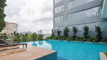 Neu Suites Residence, Embassy Row