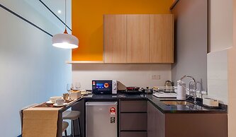 Neu Suites Residence, Embassy Row