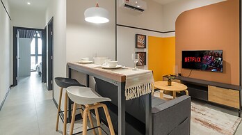 Neu Suites Residence, Embassy Row