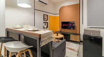 Neu Suites Residence, Embassy Row